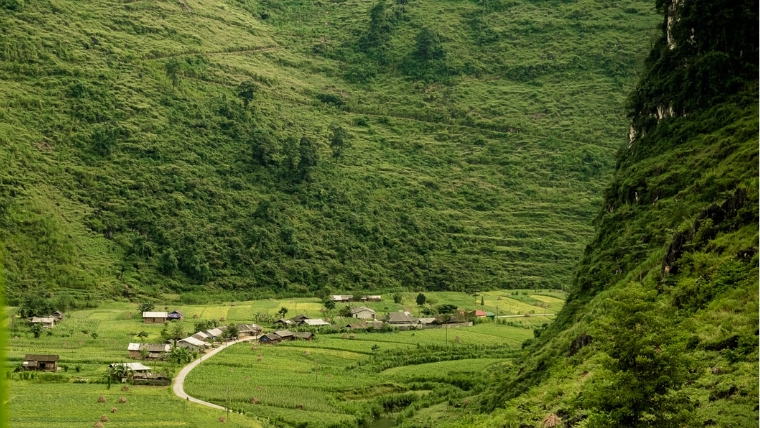 Arrive at Du Gia Village, check into a Tay ethnic homestay