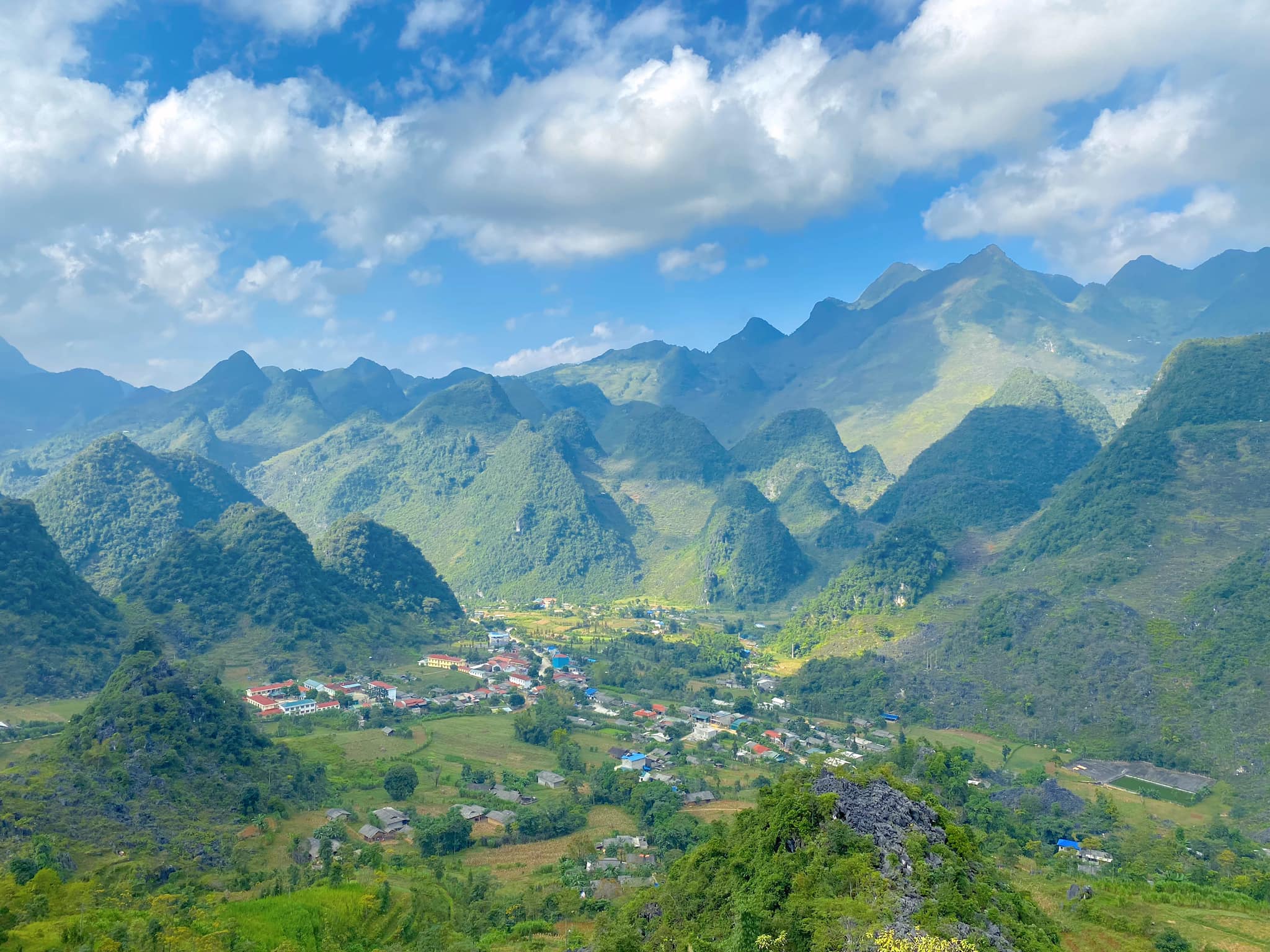 Stop at Duong Thuong Valley for panoramic views
