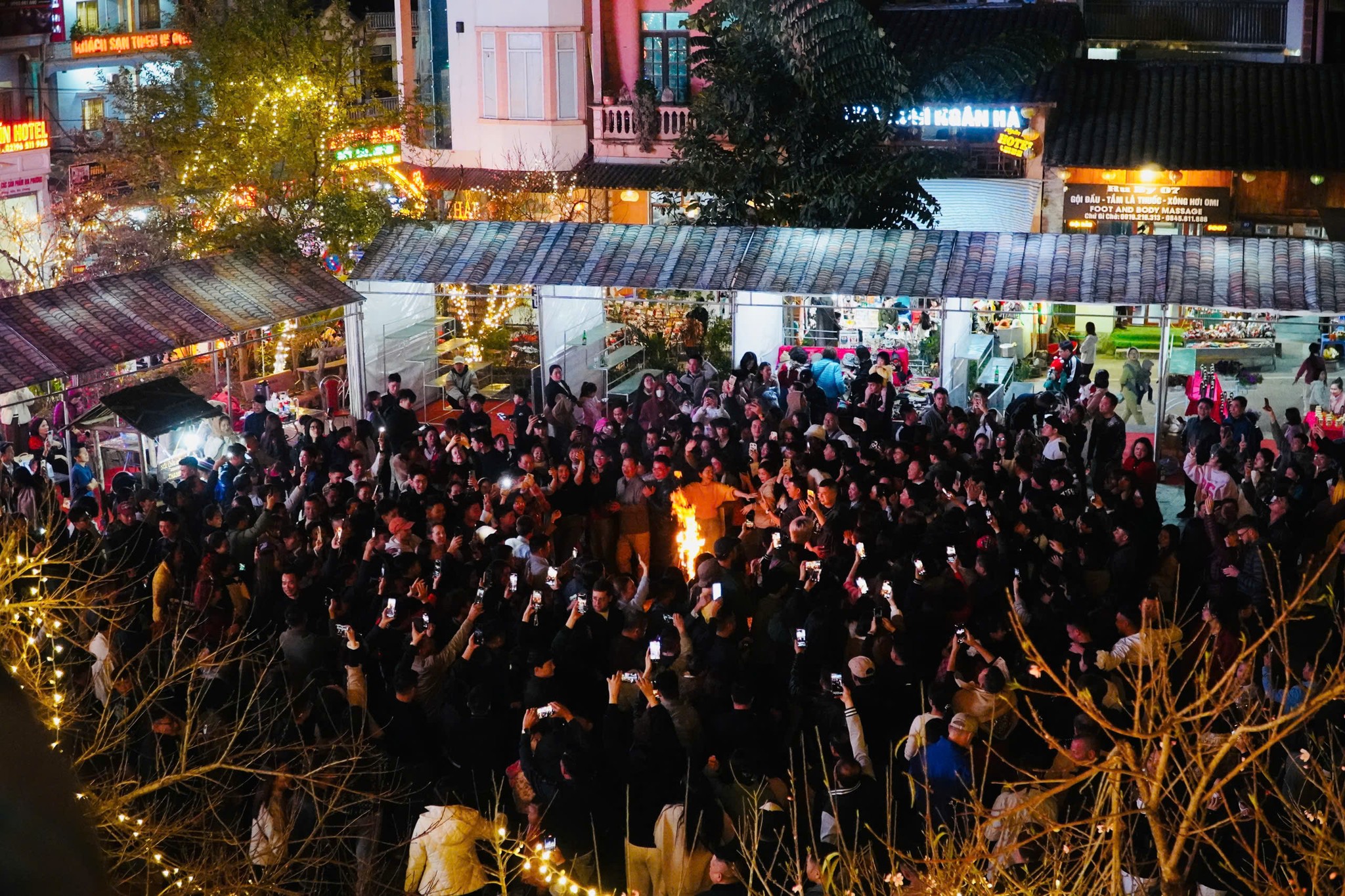 Enjoy Dong Van Old Quarter at night