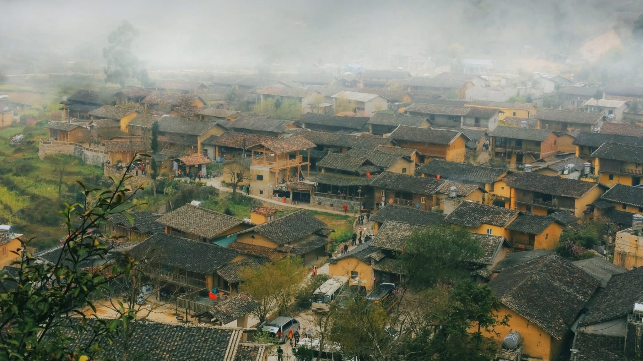 Discover Lo Lo Chai Village and chat with locals over tea